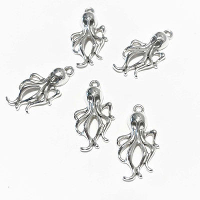 27 mm. Pendentif pieuvre zamac argenté.