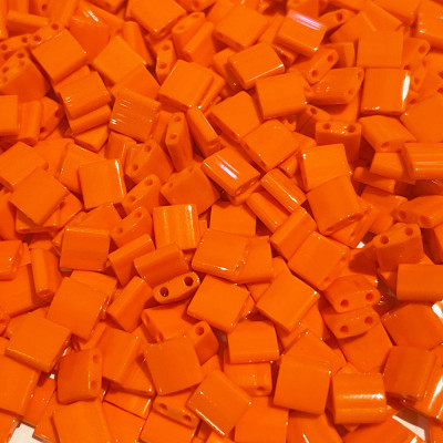 60 p. 5g Perles Miyuki Tila, orange vif. N°0406