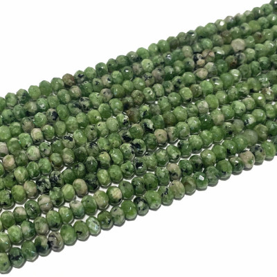 4 mm. Perles jade de Malaisie à facettes. Vert. Env 115 p