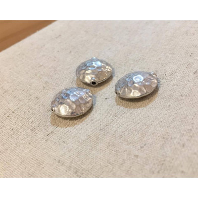 Perle plate martellée 1,8 cm, métal argenté