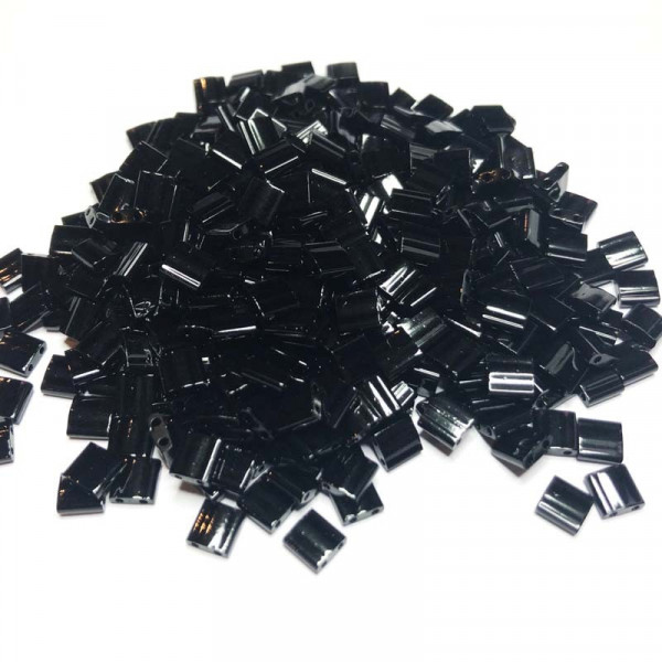 Tila beads, noir brillant. 5*5*1,9 mm. TL0401