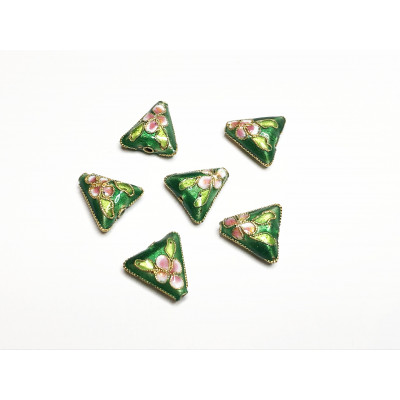 2 perles triangulaires 15*15 mm. Fleurs fond vert