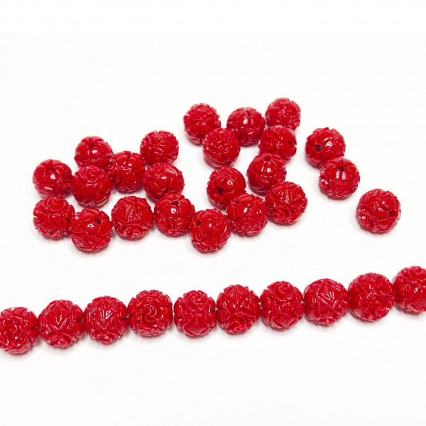 8 mm. 15 Perles sculptées façon lotus. Rouge
