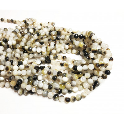 6mm perles coquillage nuancé. Fil d'environ 75 perles