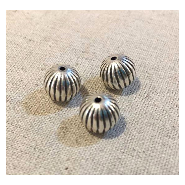 Perles striée, CCB argenté. 8 ou 10 mm