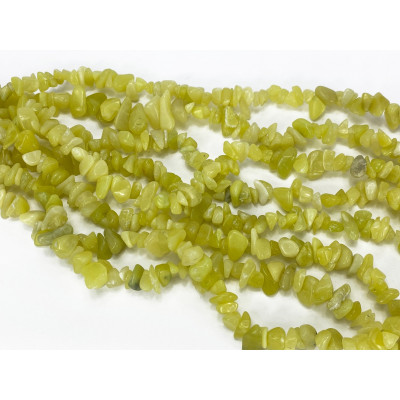 Fil 75 cm de chips jade naturelle, env 5/8 mm.