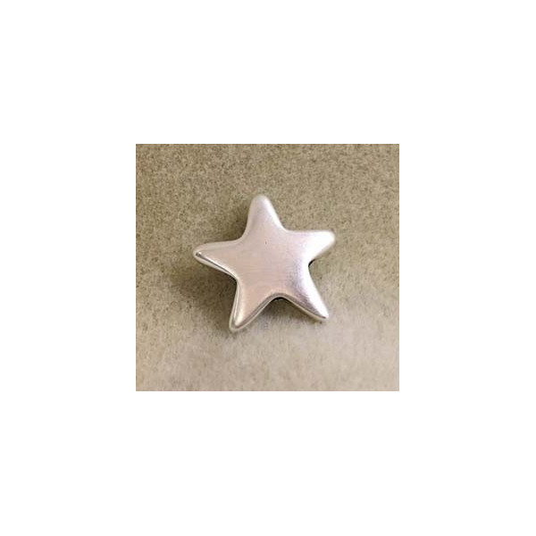 2,5 cm. Pendentif étoile en zamac.
