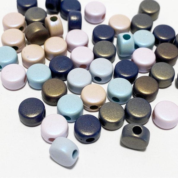 50 perles palets plats, acrylique multicolore. Irisé.