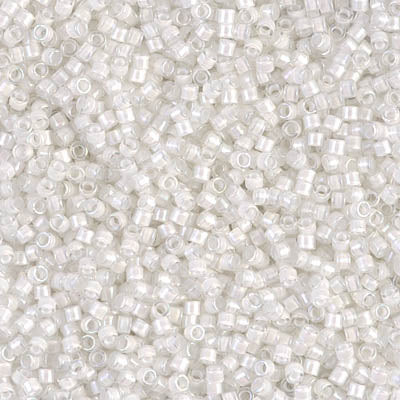 5 g, perles Miyuki delica 11/0, blanc cristal. 0066