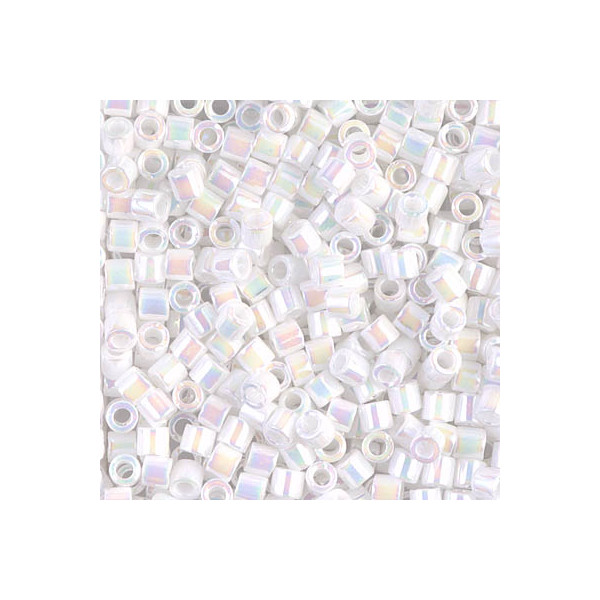 5 g, perles Miyuki delica 11/0, blanc neige. Col 0202